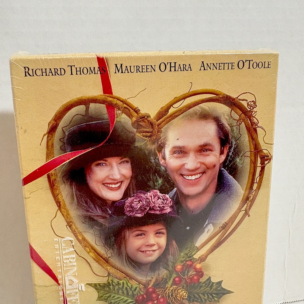 The Christmas Box 1995 VHS Richard Thomas Maureen O'Hara Holiday Movie SEALED - Picture 2 of 9
